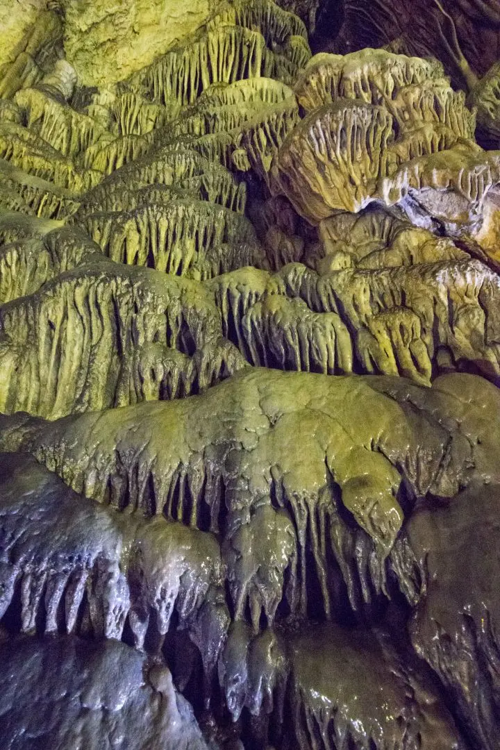 stalactites grotte psychro