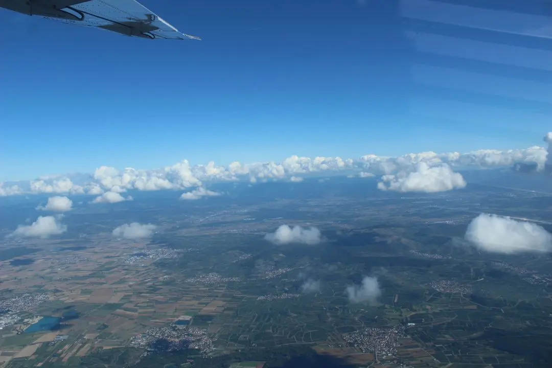 saut parachute vue avion altitude 4000m alsace colmar