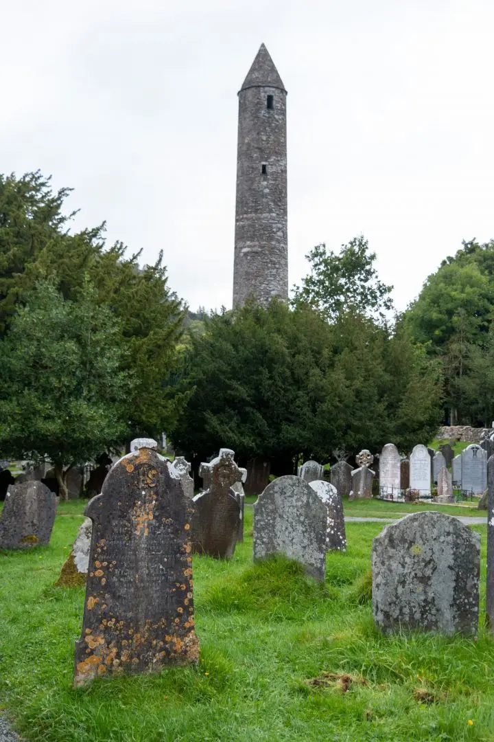 Glendalough Round Tower cimetière