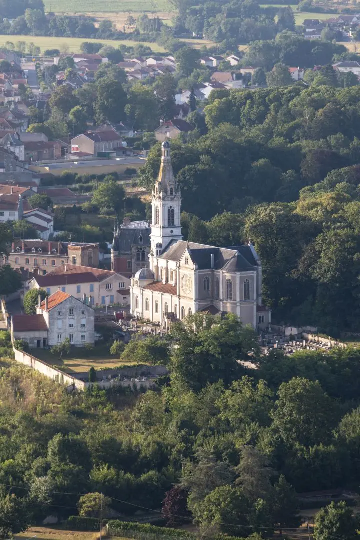 l'Eglise Saint-Martin de Bayon, vue du ciel