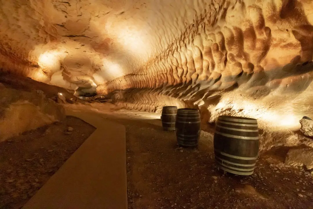 concrétion grotte madeleine en forme de tiramisu