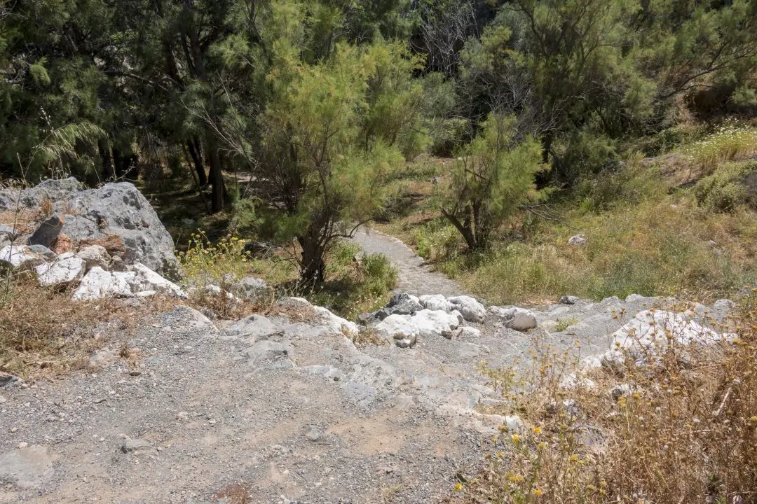 chemin grotte skotino