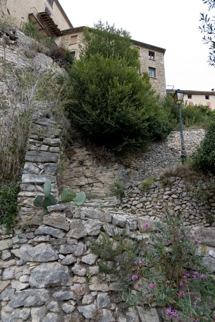 ruelle village montbrun-les-bains